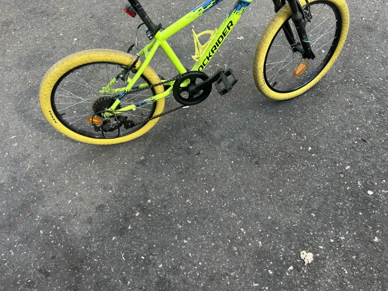 imagine 1  pentru anuntul Bicicleta Rockrider ST500 roti 20", cauciucuri galbene, stare f buna