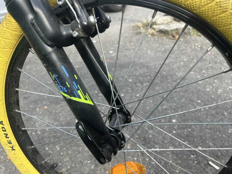 imagine 11  pentru anuntul Bicicleta Rockrider ST500 roti 20", cauciucuri galbene, stare f buna