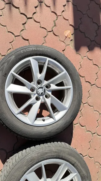 imagine 4  pentru anuntul VANDUT - Set jante originale Audi R16 + anvelope de iarnă aproape noi – 2000 RON