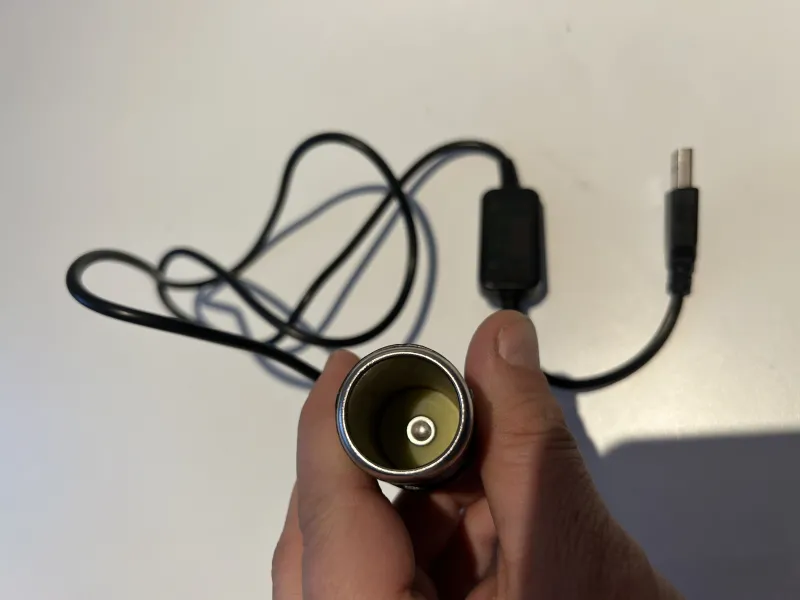 imagine 2  pentru anuntul Cablu adaptor Usb 2.0 la priza 12V bricheta auto soclu mama