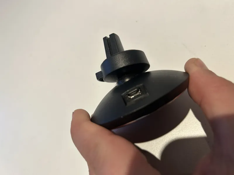 imagine 4  pentru anuntul 5W Wireless Car Phone Charger