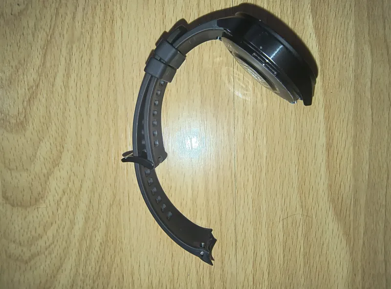 imagine 3  pentru anuntul one plus watch 2r