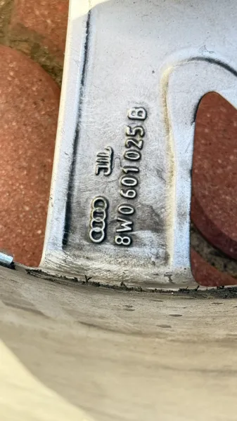 imagine 1  pentru anuntul VANDUT - Set jante originale Audi R16 + anvelope de iarnă aproape noi – 2000 RON